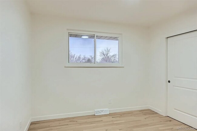 Building Photo - 4090 W Wagon Trail Dr