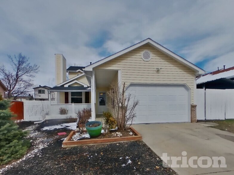 Building Photo - 4820 Jet Wing Cir W