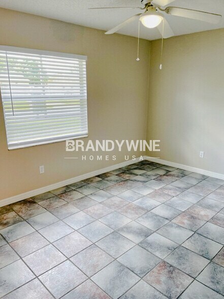 Building Photo - 805 Sprucewood Ln