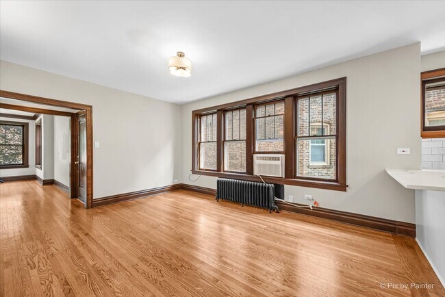 Building Photo - 623 Elgin Ave