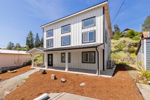 Building Photo - 300 Riverside Dr
