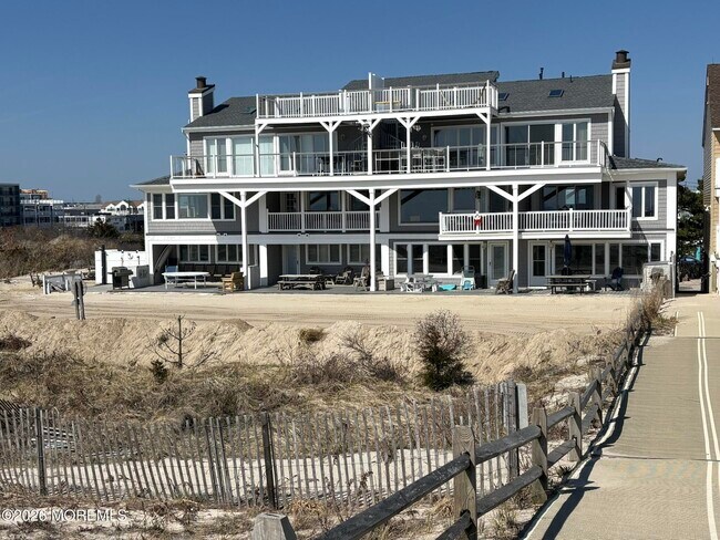 Building Photo - 35 Dune Terrace