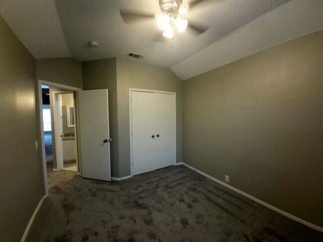 Building Photo - 3606 Creekstone Ct