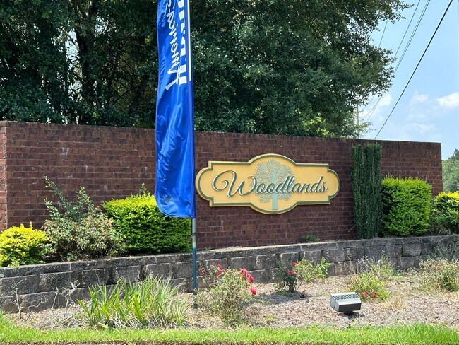 Building Photo - 4 bedroom 2 bath home in the Woodlands Subdivision in Milton, FL!