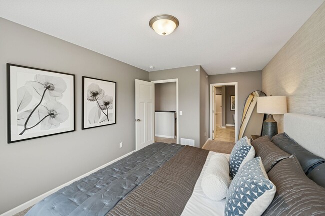 Building Photo - Rent this Brand New Townhome