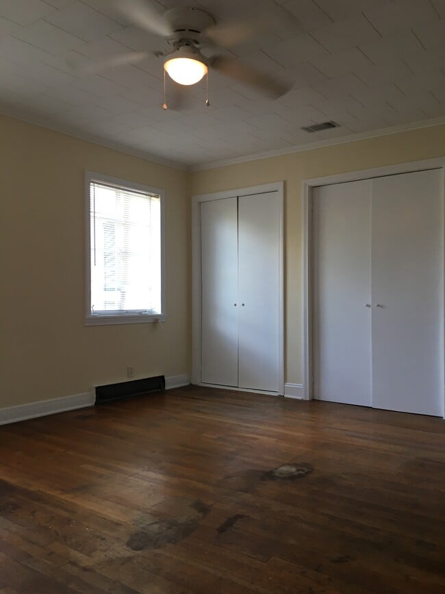 Building Photo - 300 Catherine Ave