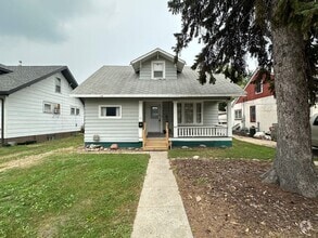 Building Photo - 3 Bedroom Home