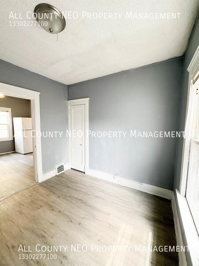 Building Photo - 3452 W 91st St