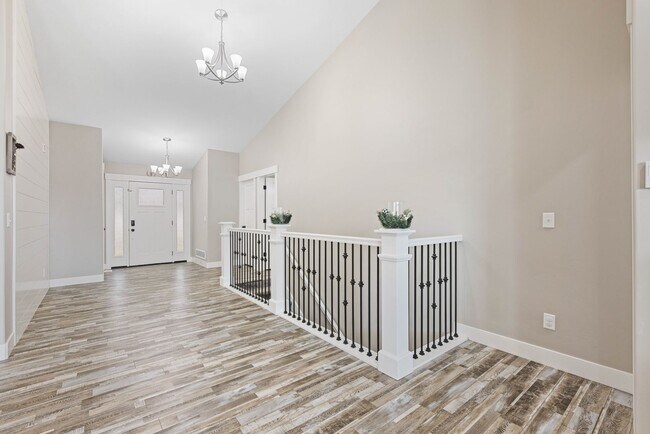 Building Photo - Partially furnished Twin home in Rigby