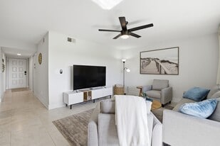 Building Photo - 12521 Kelly Sands Way