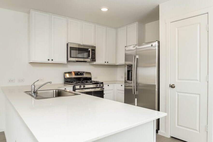 Building Photo - 11710 California Rose
