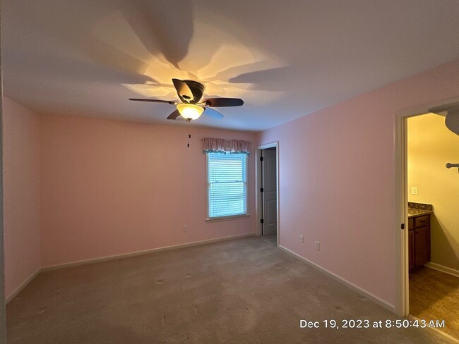 Building Photo - 5 Bedroom /4 Bath House in LAKELAND!!!