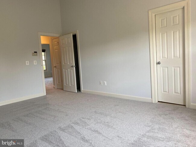 Building Photo - 2110 Eluna Ct