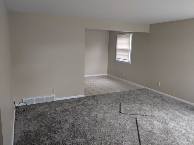 Building Photo - 711-713 Fairbanks St