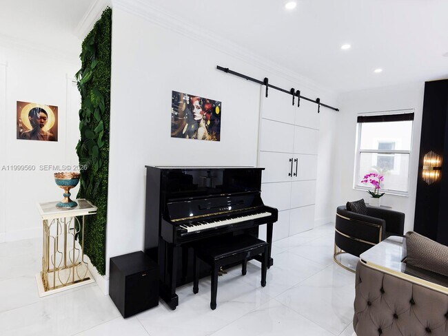 Building Photo - 4860 SW 161st Ln