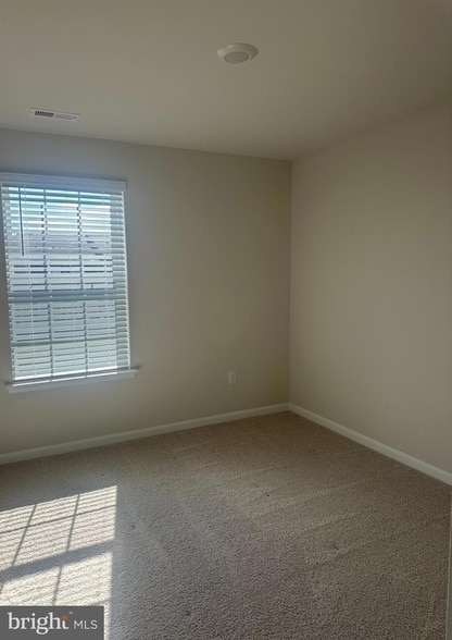 Building Photo - 440 Locust Run Dr