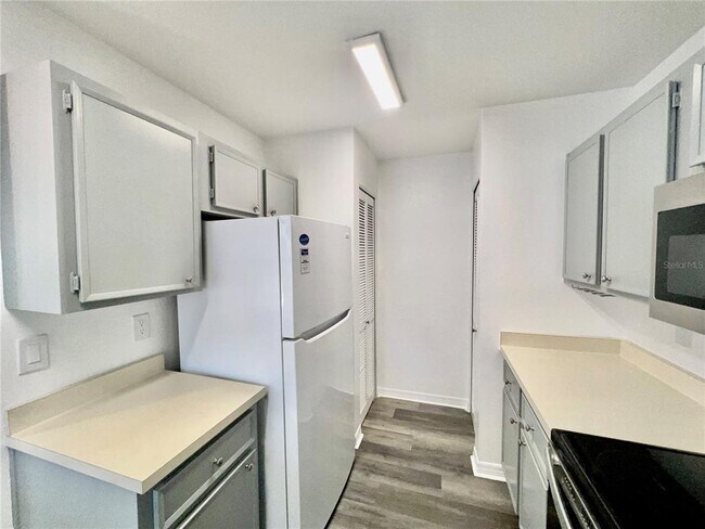 Building Photo - 4025 Angel Oak Ct