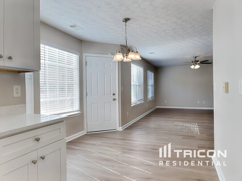 Building Photo - 364 Nunnally Dr