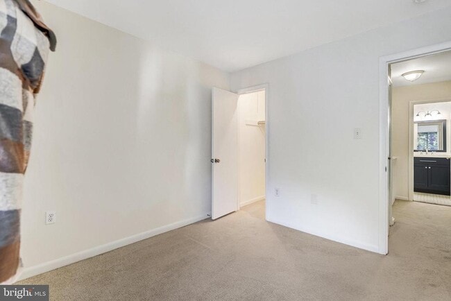 Building Photo - 4923 Casimir St