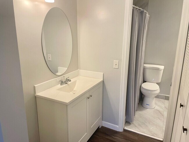 Building Photo - 2700 S Oakland Forest Dr