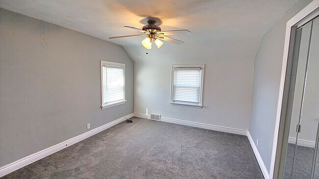 Building Photo - *Beautifully Updated & Charming 3BD/1BA Single-Family Home Available in West Mifflin*