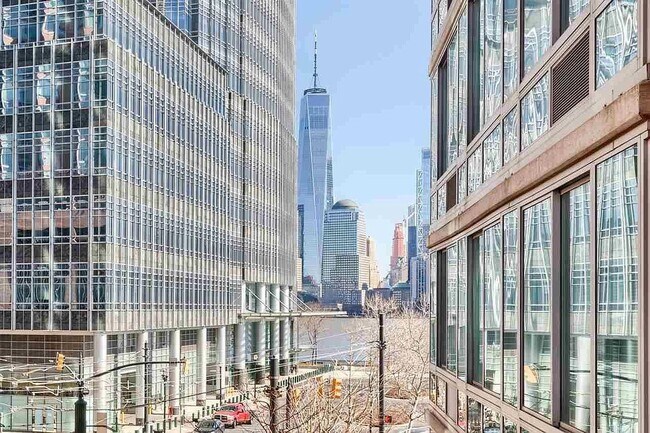 Building Photo - 25 Hudson St