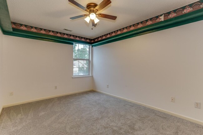 Building Photo - 119 Brassie Dr