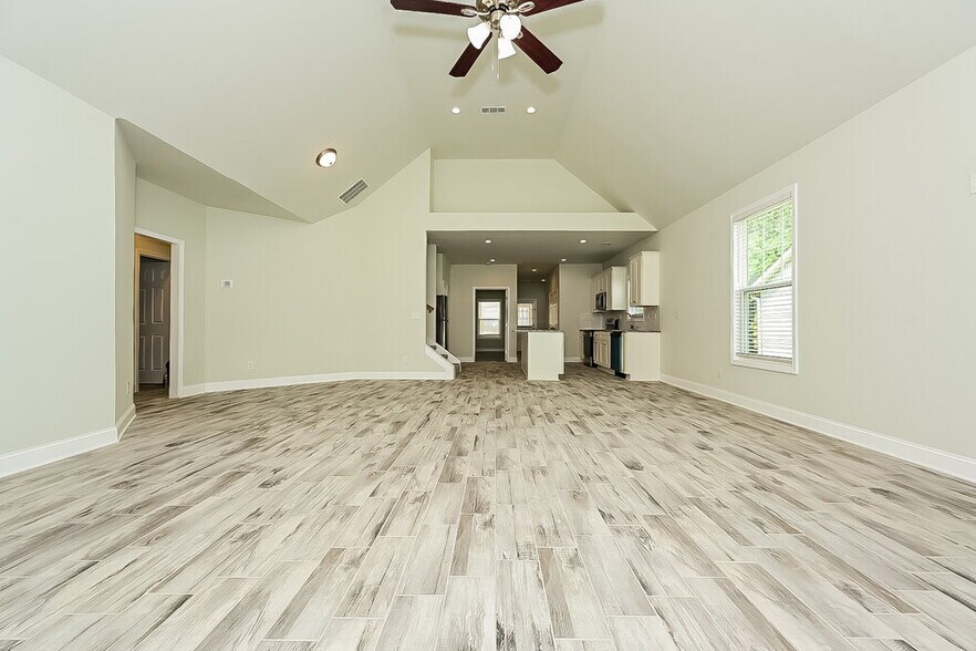 Building Photo - 127 Hunts Ml Cir