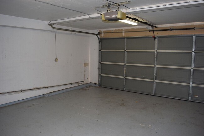 Building Photo - Coming Soon Spacious North Tracy Home – 4 Bedrooms | 2.5 Bathrooms