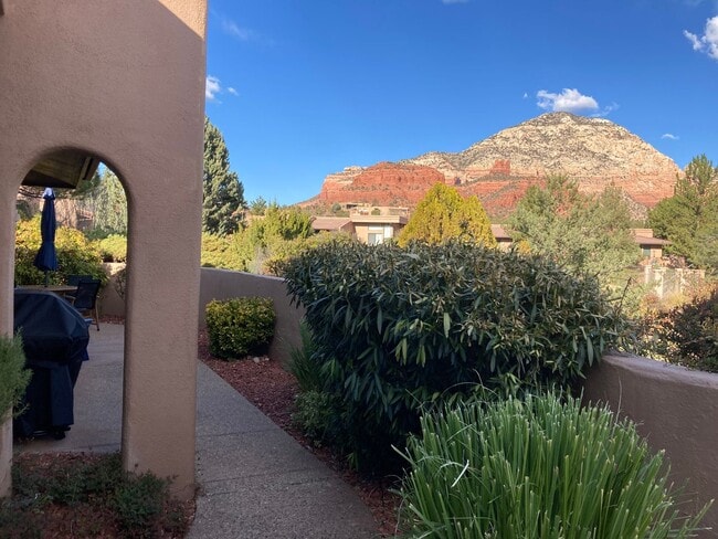 Building Photo - Gorgeous Furnished Arroyo Seco Townhouse with Fabulous Views!