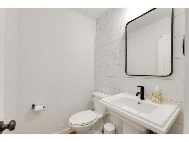 Building Photo - 8700 Mountainwood Cir