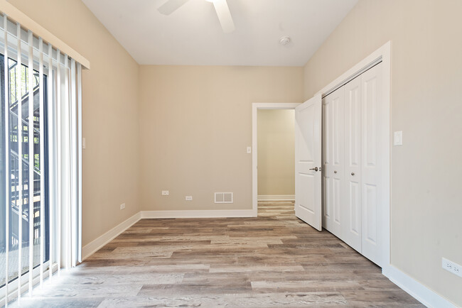 Building Photo - 6450 S Ellis Ave
