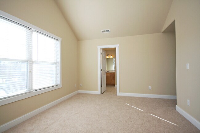 Building Photo - Pet Friendly, End-Unit Crozet Townhome