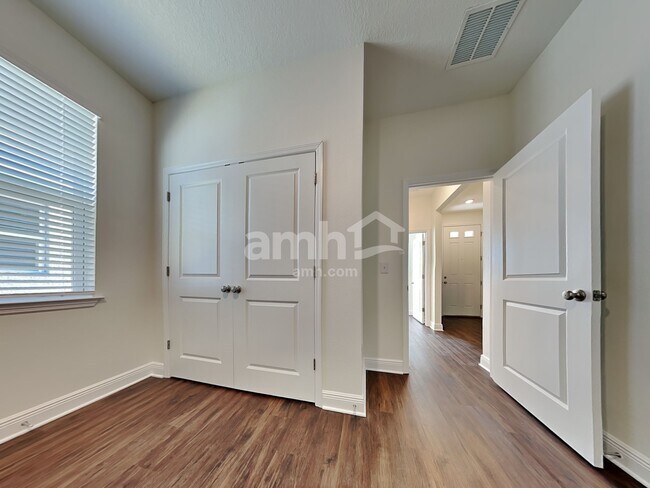 Building Photo - 6385 Emerald Hills Way