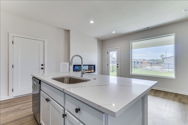 Building Photo - Beautiful Three Bedroom, Two Bathroom Falcon Falls