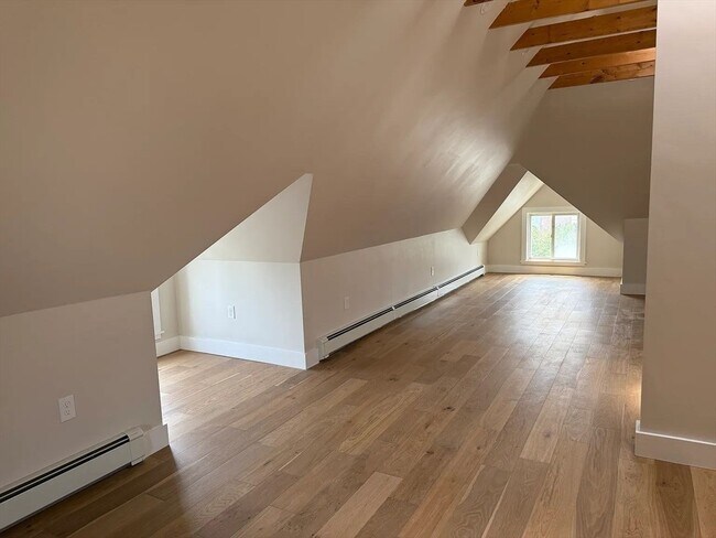 Building Photo - 41 Fernwood Ave