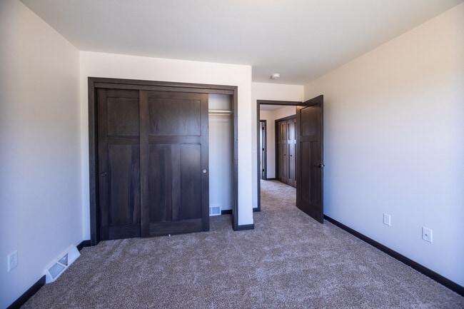 Building Photo - 1604 Eastside Cir