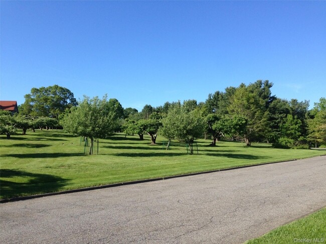 Building Photo - 11 Pondview Cl