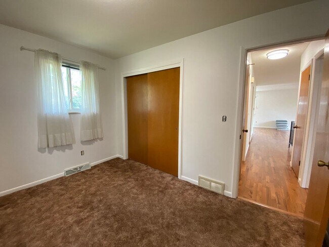 Building Photo - 4 Bed 2 Bath Home In South Boulder.  Devils Thumb Neighborhood!