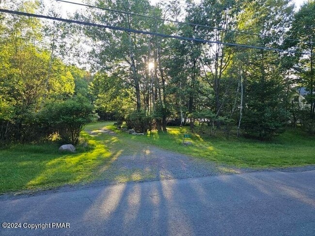 Building Photo - 4153 Sylvan Ln