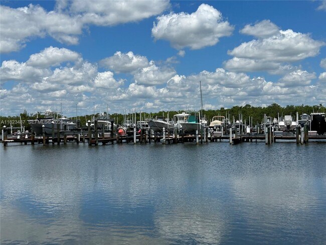 Building Photo - 5151 N Hwy A1A