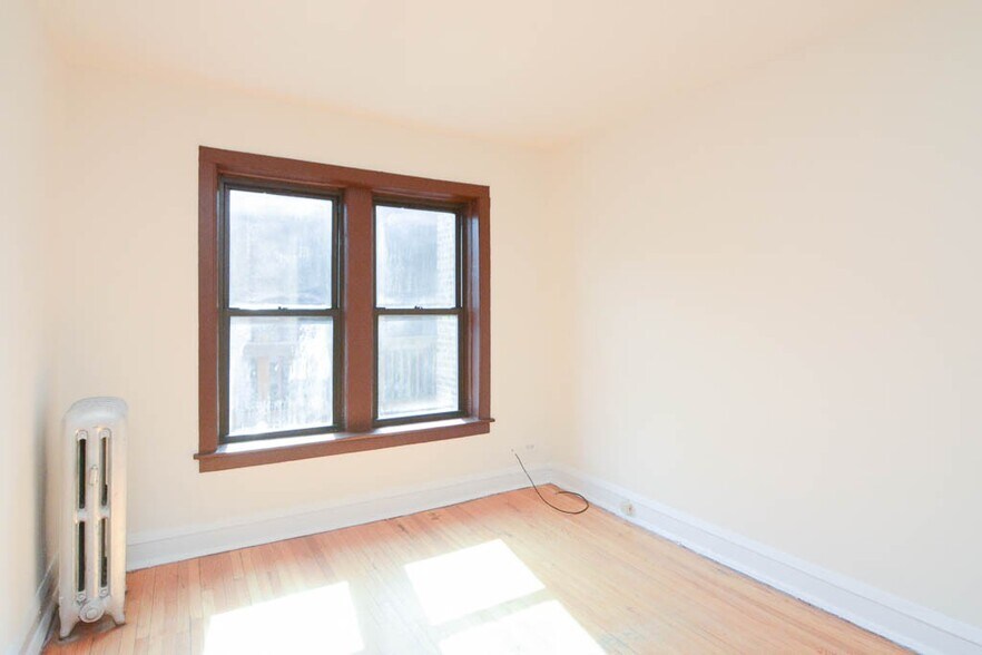 Building Photo - 3300 W Schubert Ave