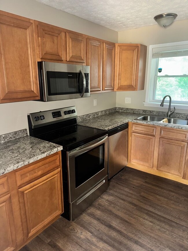 Building Photo - 40 Sue Alice Ln