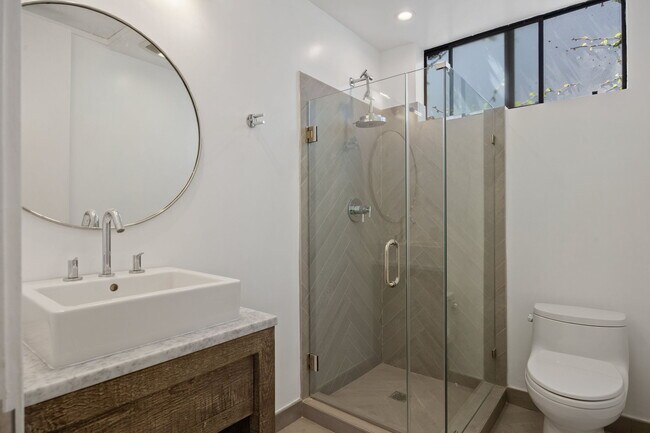 Building Photo - 2409 Strongs Dr