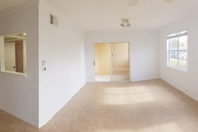 Building Photo - 1040 Villagio Cir