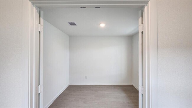 Building Photo - 29015 Rustic Windmill Wy