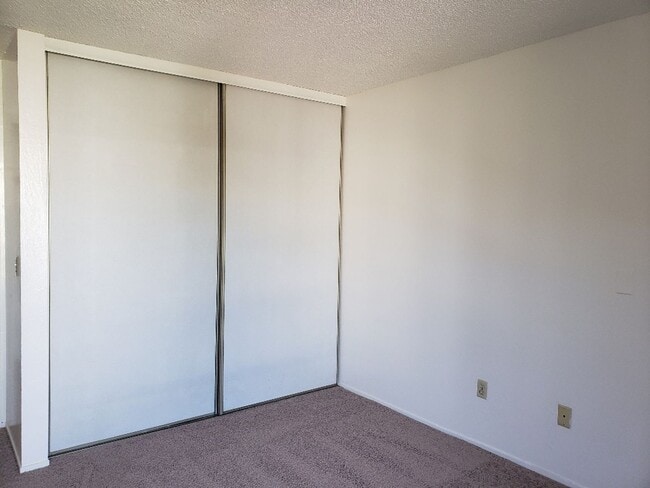 Building Photo - $500 Move In Special!!! 1BD/1BA CONDO AVAI...