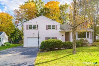 Building Photo - 33 Sky View Dr