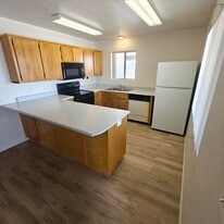 Building Photo - 8680 N Cortez Dr