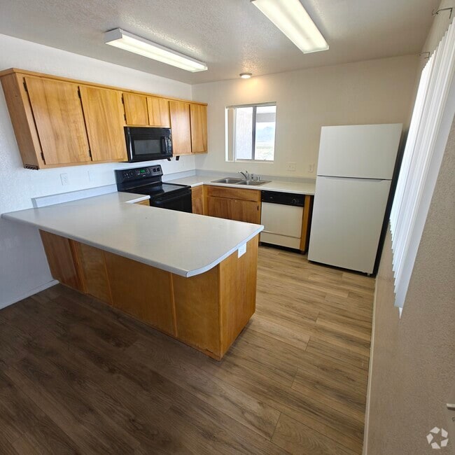 Building Photo - 8680 N Cortez Dr